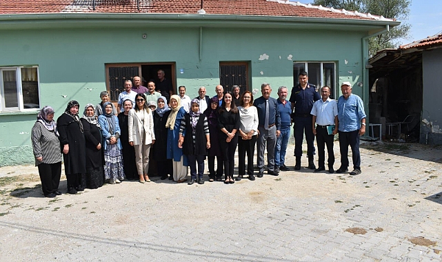 Kaymakam Özlem Kılıçtürk Doğlat Köylülerinin sorunlarını dinledi.