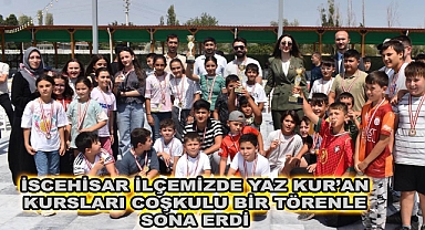 İSCEHİSAR İLÇEMİZDE YAZ KUR’AN KURSLARI COŞKULU BİR TÖRENLE SONA ERDİ