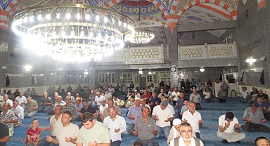 İscehisar’da Mevlid-i Nebi Coşkusu, Ulu Camii’nde Dualar Yükseldi