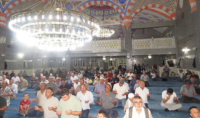İscehisar’da Mevlid-i Nebi Coşkusu, Ulu Camii’nde Dualar Yükseldi