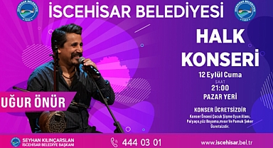  İscehisar'da Müzik ve Eğlence Dolu Gece: Halk Konseriyle Coşku Zirveye Çıkıyor